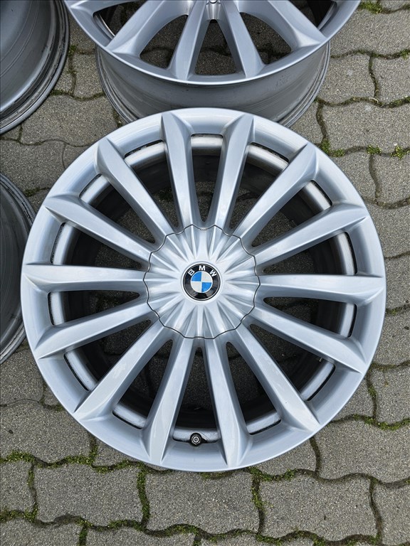  5x112 lyukosztású 8,5JJ 19" újszerű (gyári felni) alufelni 2. kép