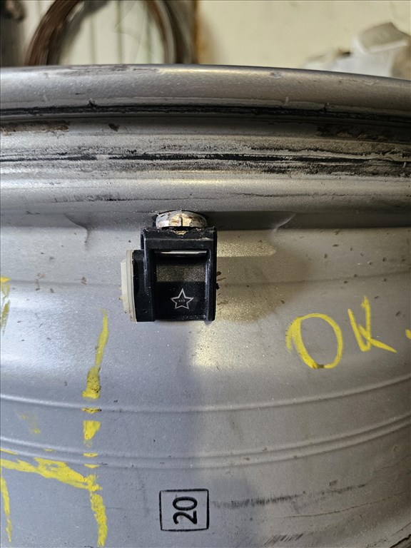  5x112 lyukosztású 8,5JJ 19" újszerű (gyári felni) alufelni 5. kép