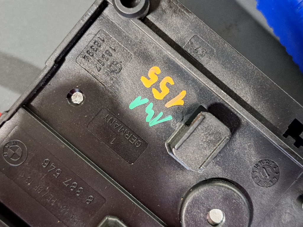 BMW E46 kis biztosítéktábla pozitív kábel biztosíték doboz 4. kép