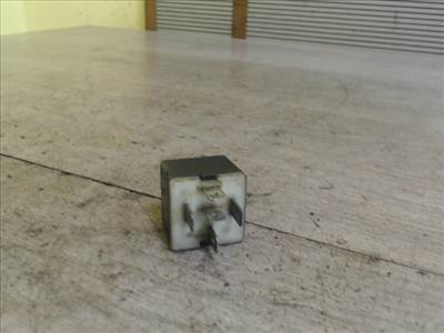 DODGE CARAVAN 96- Relé