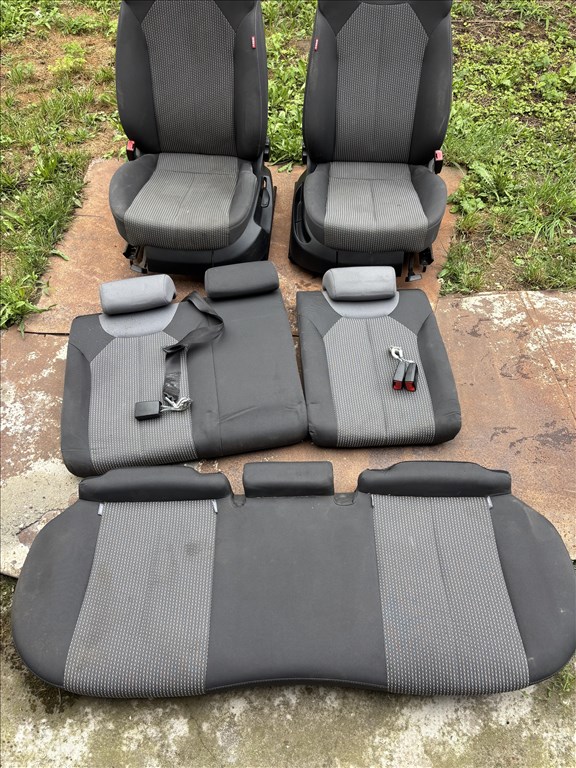 Seat León II ülés szett 2. kép