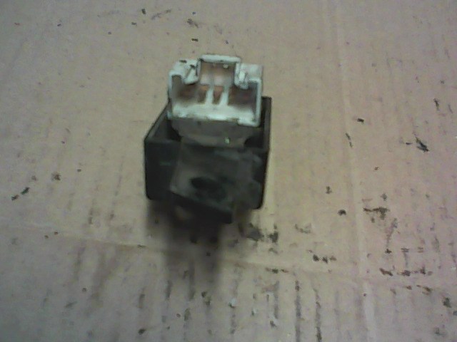 HONDA CIVIC 92-96 JOBB ELSŐ ABLAKEMELŐ KAPCSOLÓ  1. kép