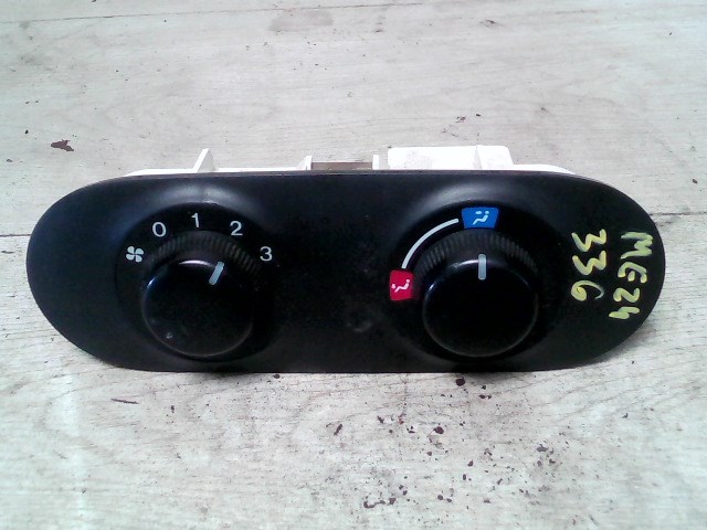 MAZDA MPV 99-05 Fűtés vezérlő panel 1. kép