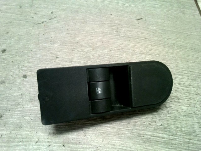 OPEL ZAFIRA 05.09.01-07.08.31 Jobb első ablakemelő kapcsoló 1. kép