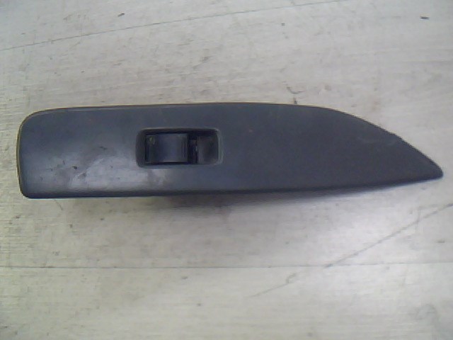 SUZUKI SWIFT 96-05 Jobb első ablakemelő kapcsoló  1. kép