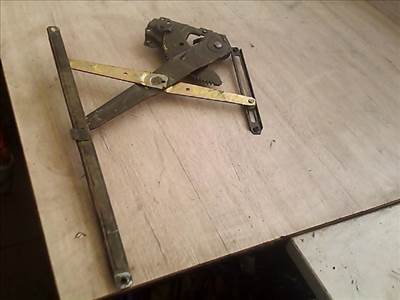 SUZUKI SWIFT 96-05 Jobb első ablakemelő szerkezet mechanikus