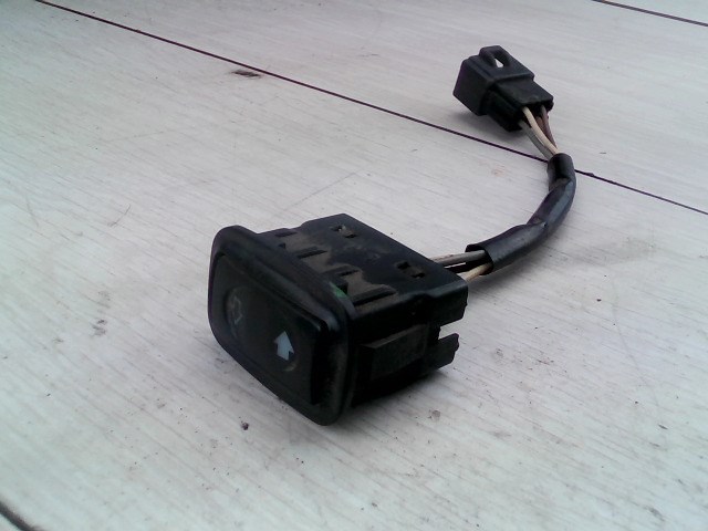 TATA INDICA Bal hátsó ablakemelő kapcsoló 1. kép