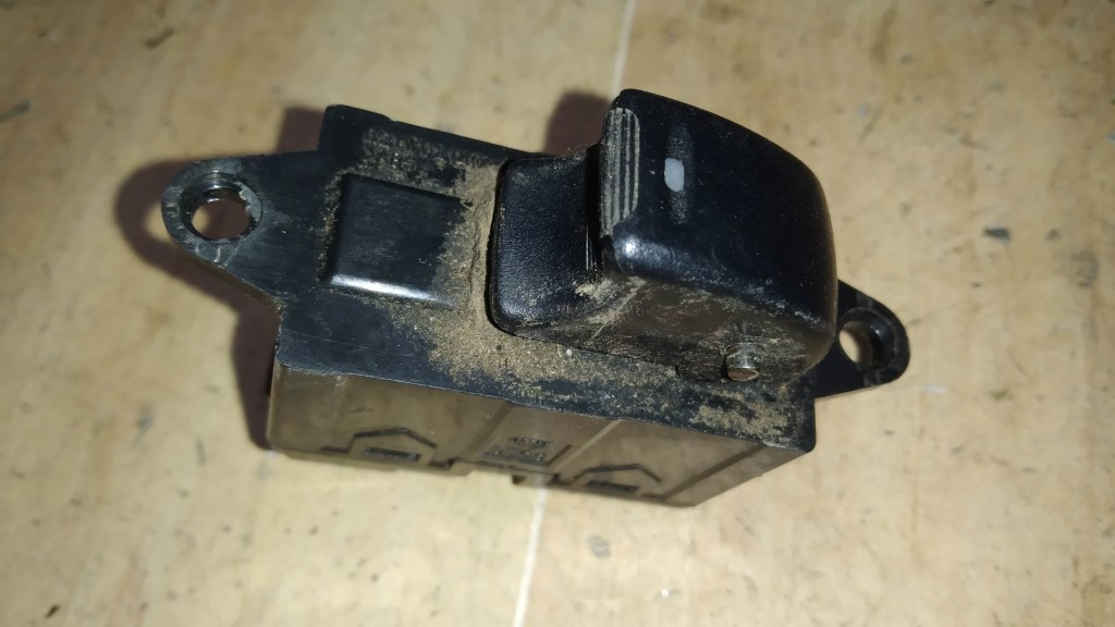 DAEWOO NUBIRA 97-99 Ablakemelő kapcsoló pozíció független 1. kép