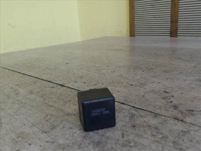 DODGE CARAVAN 96- Relé