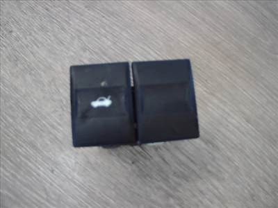 FORD MONDEO 01-07 Csomagtérajtó nyitó gomb