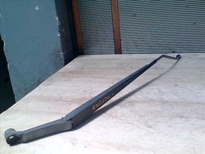 MITSUBISHI COLT 04.04-08.09 Ablaktörlő kar jobb első