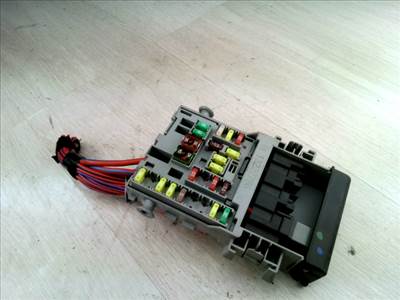 OPEL Astra J/1 2009.09.01-2012.08.31 Biztosítéktábla BCM BSI BSM SAM GEM modul 