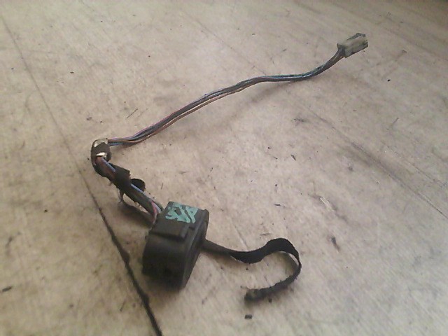 OPEL CORSA B 93-00 Jobb első ablakemelő kapcsoló 1. kép