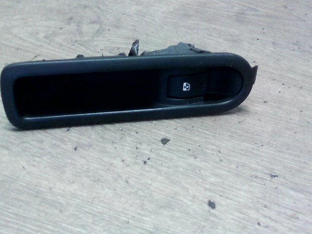 RENAULT SCENIC 03-06 Jobb első ablakemelő kapcsoló 1. kép