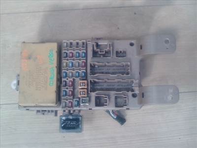 TOYOTA Corolla Verso 02.01.01-04.05.31 Biztosítéktábla BCM BSI BSM SAM GEM modul Utastér