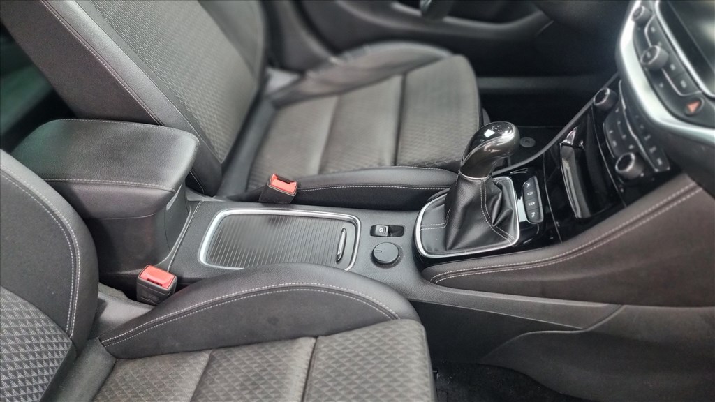 Opel Astra K Kombi Félbőr Ülés Garnitúra 1. kép