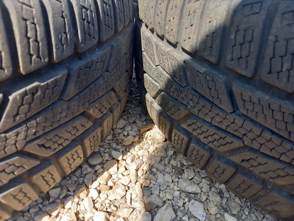  5x100 lyukosztású 15" használt Enzo alufelni, rajta 195/65 használt Semperit téli gumi sxx1 4. kép