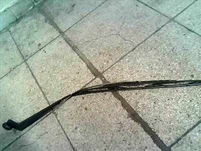 MITSUBISHI GALANT 92.11-96.10 Ablaktörlő kar hátsó