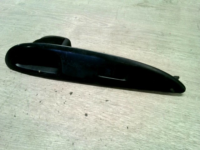 NISSAN PRIMERA P12 2001-2007 Jobb első ablakemelő kapcsoló 1. kép