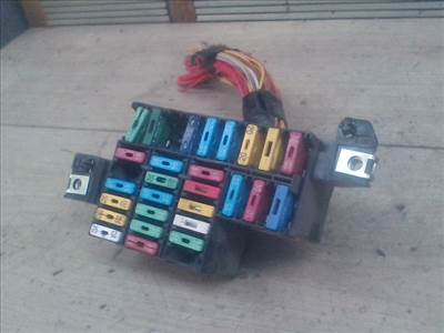 RENAULT THALIA 02.03-08.10 Biztosítéktábla BCM BSI BSM SAM GEM modul Utastér