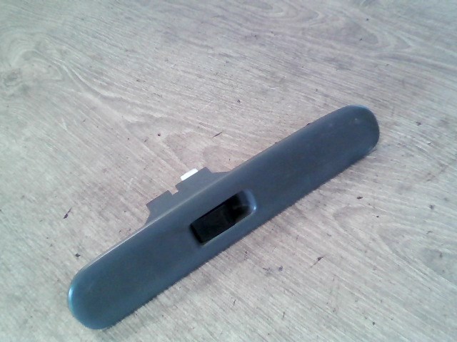 SUZUKI SWIFT 96-05 Jobb első ablakemelő kapcsoló 1. kép