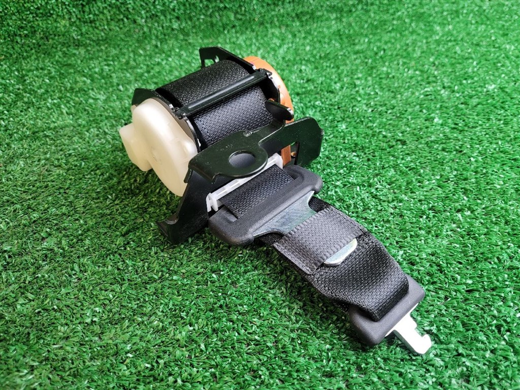 SUZUKI SX4 S-Cross II Hátsó középső Biztonsági Öv 8498561M00 8498561m00pk 6. kép