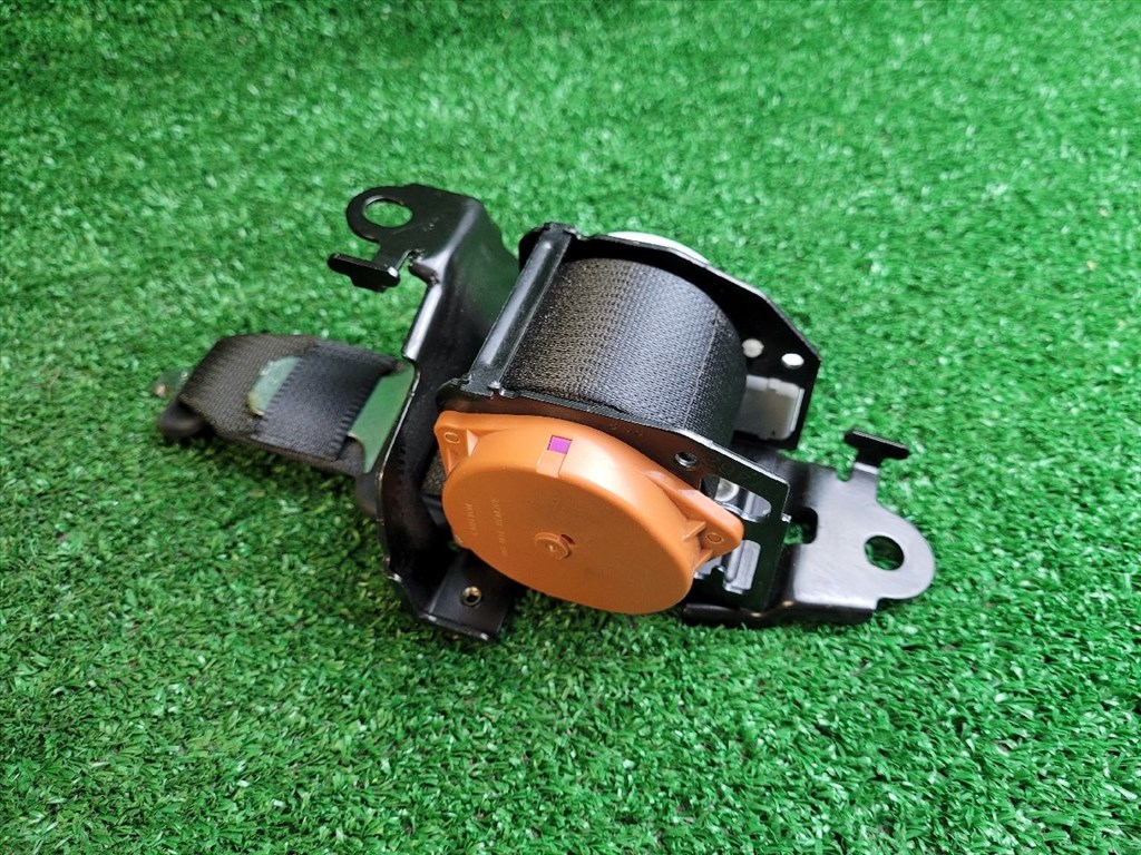 SUZUKI SX4 S-Cross II Hátsó középső Biztonsági Öv 8498561M00 8498561m00pk 8. kép