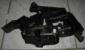 FORD C-MAX 03.06-07.03 Jobb hátsó ajtó zárszerkezet központi záras