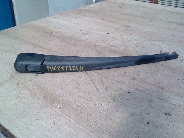 MAZDA 3 03.10-06.06 Ablaktörlő kar hátsó 1. kép