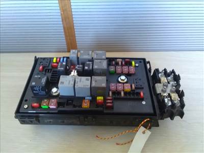 OPEL Astra J/1 2009.09.01-2012.08.31 Biztosítéktábla BCM BSI BSM SAM GEM modul 