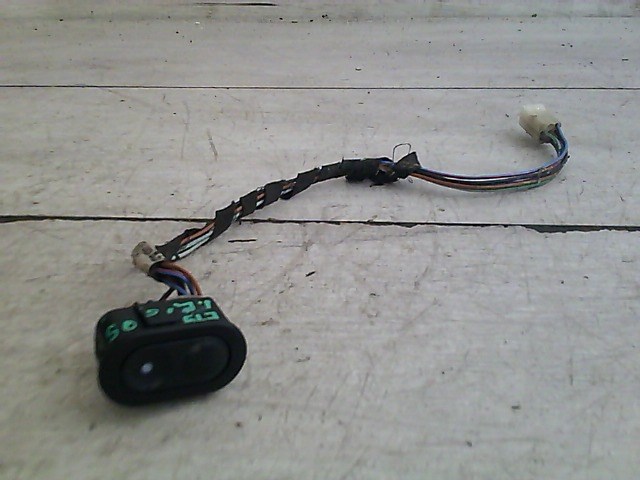 OPEL CORSA B 93-00 Jobb első ablakemelő kapcsoló 1. kép