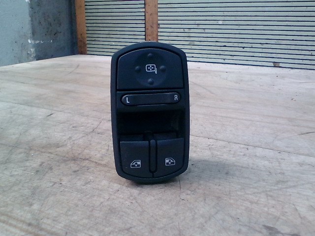 OPEL Corsa D 2011.03 - 2014.08 Bal első ablakemelő kapcsoló 1. kép