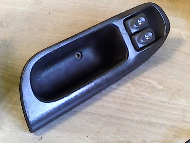 RENAULT MEGANE SCENIC 99-03 Bal első ablakemelő kapcsoló 1. kép