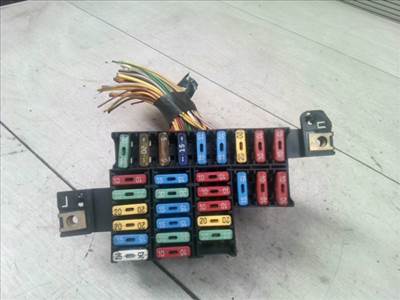 RENAULT THALIA 02.03-08.10 Biztosítéktábla BCM BSI BSM SAM GEM modul Utastér