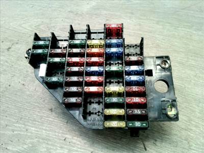 SAAB 9-5 01- Biztosítéktábla BCM BSI BSM SAM GEM modul Utastér