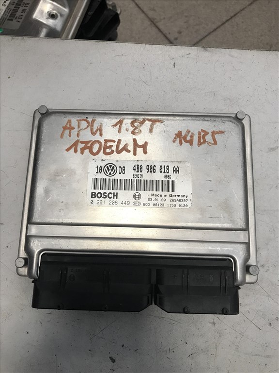 Audi A4 (B5 - 8D) 1,8T APU motorvezérlő 4b0906018aa 1. kép