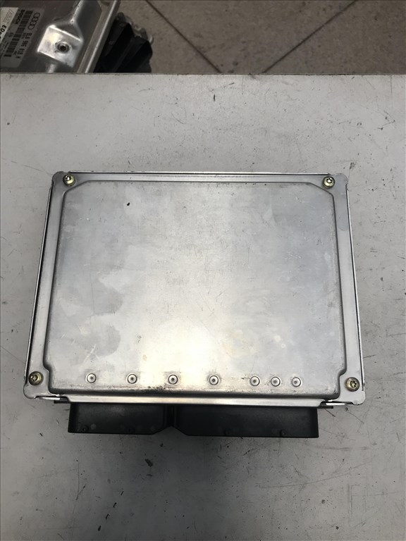 Audi A4 (B5 - 8D) 1,8T APU motorvezérlő 4b0906018aa 2. kép