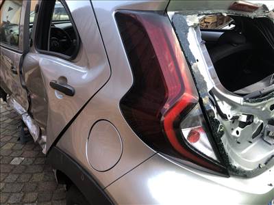 Toyota Aygo-X 2023.bal hátsó lámpa 
