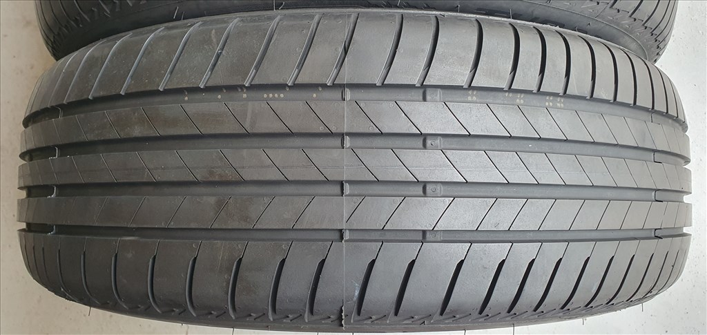 Bridgestone Turanza 215/60 R17 újszerű nyári gumi 4db    /G404. 7. kép