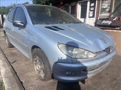 Peugeot 206 2.0HDI bontott alkatrészei