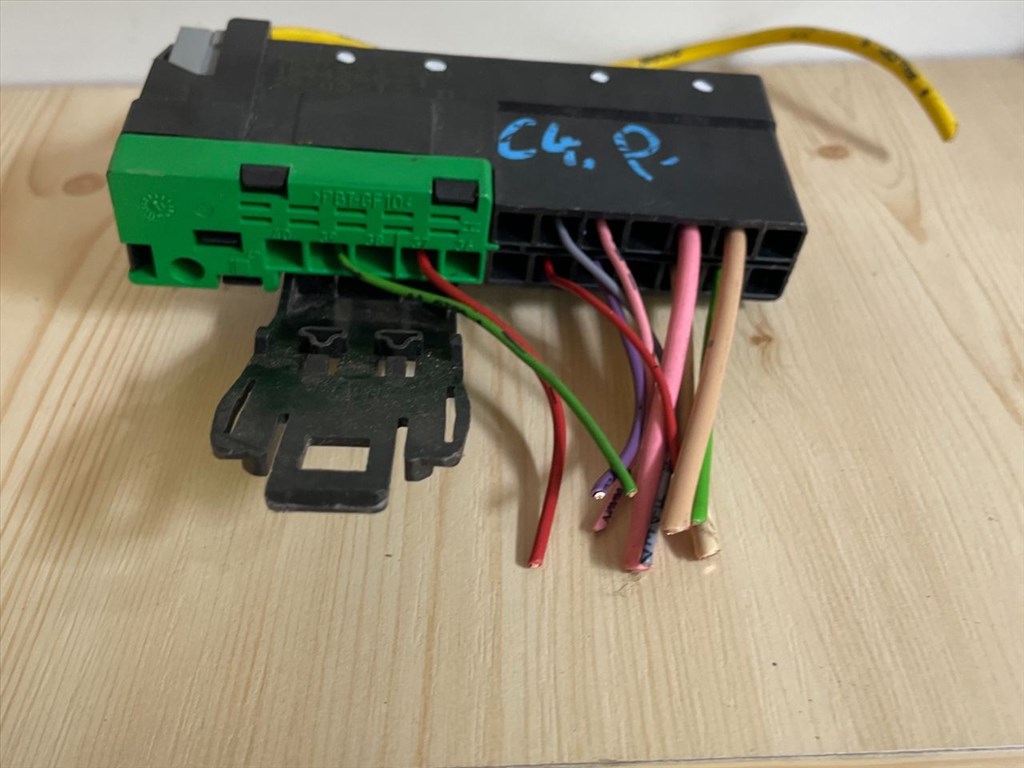 CITROËN C4 Picasso I UD_ Biztosítéktábla Utastér 1. kép