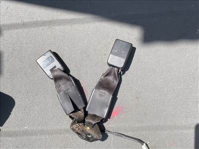 NISSAN QASHQAI / QASHQAI PLUS 2 J10, JJ10 Hátsó középső Biztonsági Öv Csat