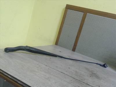 MAZDA 3 03.10-06.06 Ablaktörlő kar jobb első