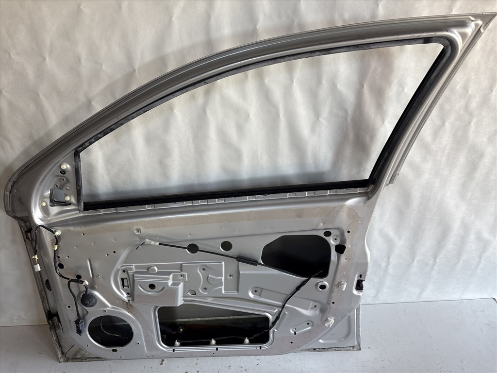13195 Opel Astra H Jobb első Ajtó Ezüst  Z157 6. kép