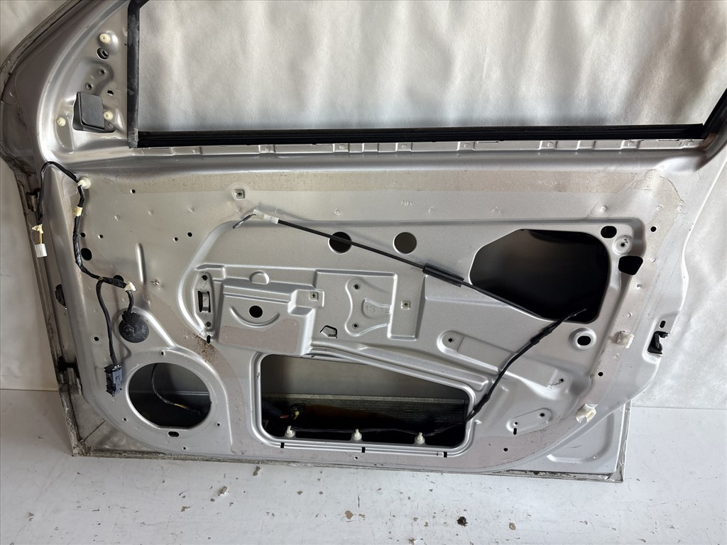 13195 Opel Astra H Jobb első Ajtó Ezüst  Z157 7. kép