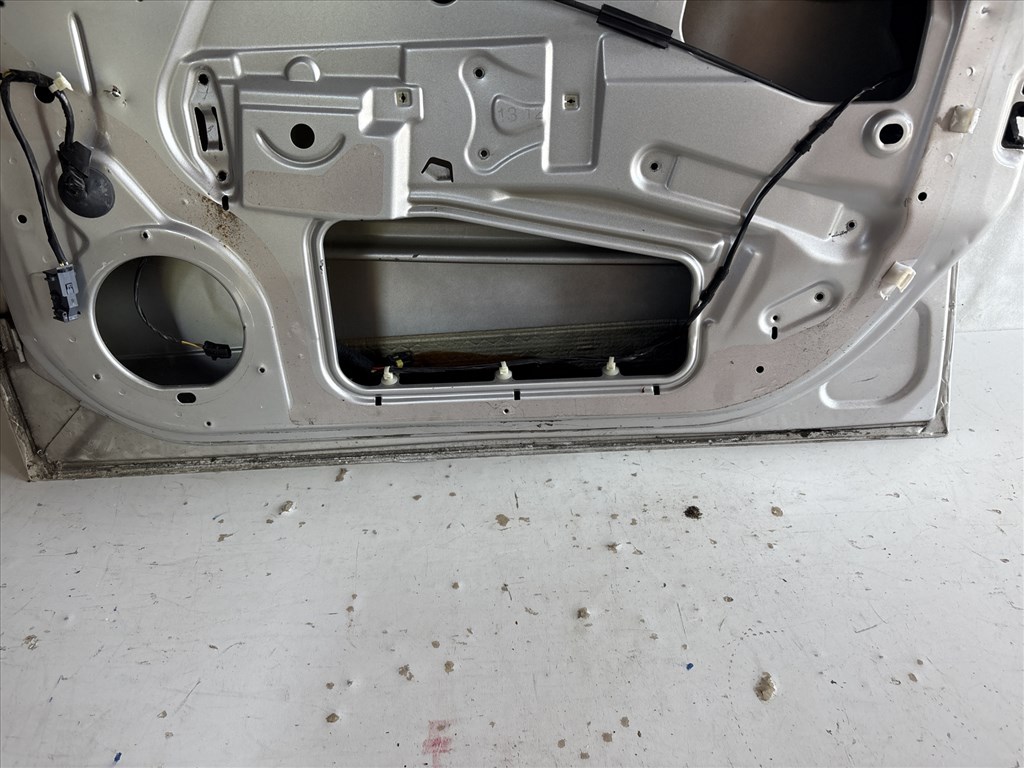 13195 Opel Astra H Jobb első Ajtó Ezüst  Z157 8. kép