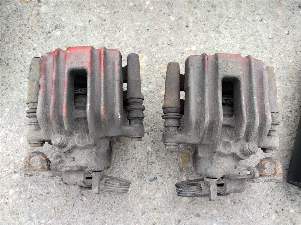 Audi A4 (B5 - 8D) jobb hátsó féknyereg, bal hátsó féknyereg 1. kép