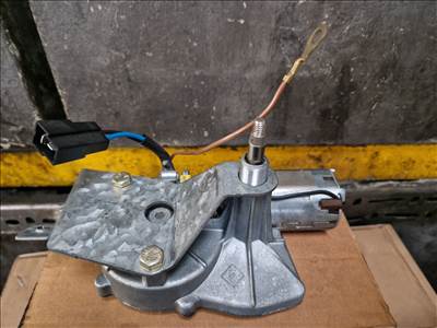 Opel Corsa A hátsó ablaktörlő motor 90320117