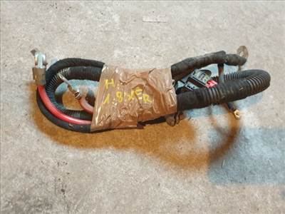 Opel Astra H 1.8 Akkumulátor kábelköteg Z18xer 24468364