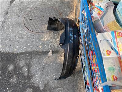 HYUNDAI GETZ TB Jobb első Dobbetét (Kerékjárati, Műanyag)